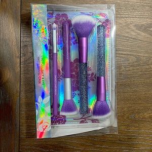 Paris Hilton 5 pc Full Face & Eye with Travel Case